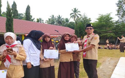Hargai Prestasi dengan Piagam